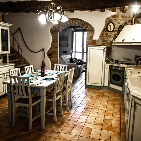 Casa Cristiano Bed & Breakfast Piobbico Exterior foto